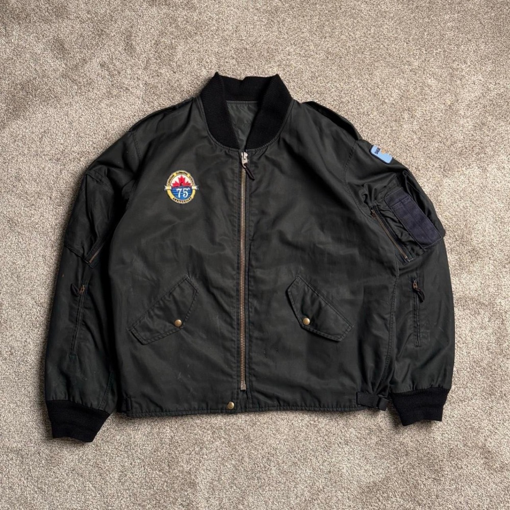 VINTAGE 70s OLIVE GREEN "SUBMARINE" BOMBER FLIGHT JACKET